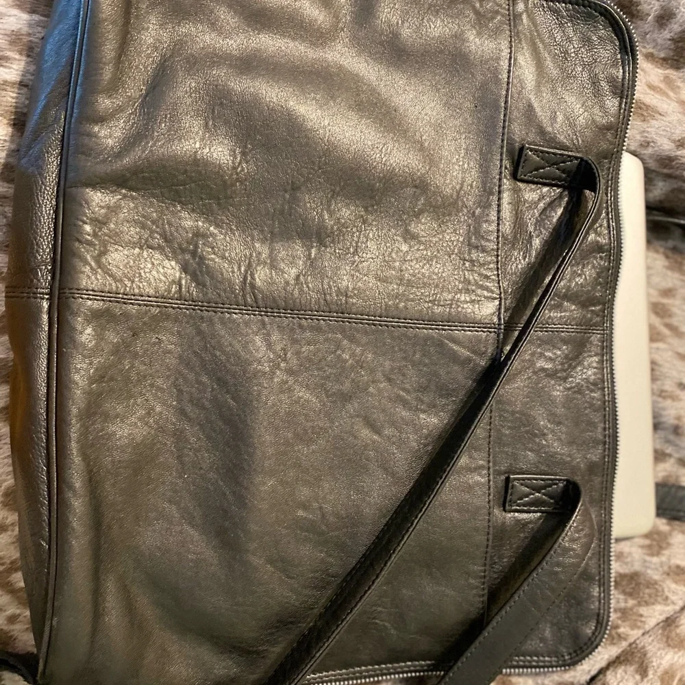 Briefcase, BookBag, Computer Bag - Picture 5 of 7
